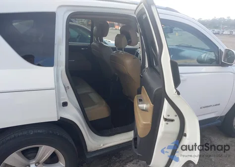 2015 Jeep Compass Latitude из США, поврежденный, VIN 1C4NJCEB7FD145861